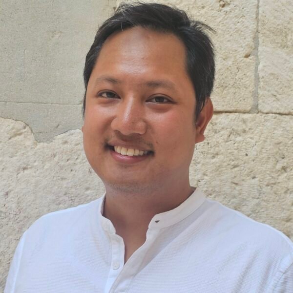 DR. JONATHAN ELI LIBUT